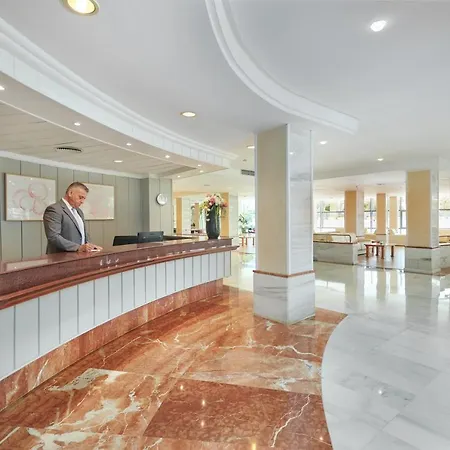 格鲁波泰尔金牛座公园酒店 4* 帕尔马海滩