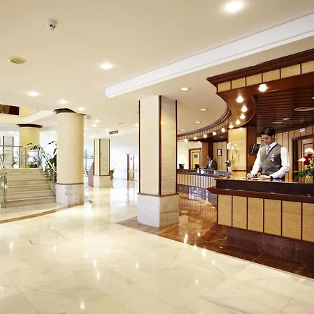 格鲁波泰尔金牛座公园酒店 4* 帕尔马海滩
